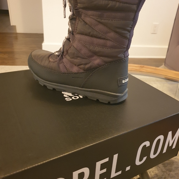 Sorel Winter Boots- Used ONCE - Picture 2 of 6
